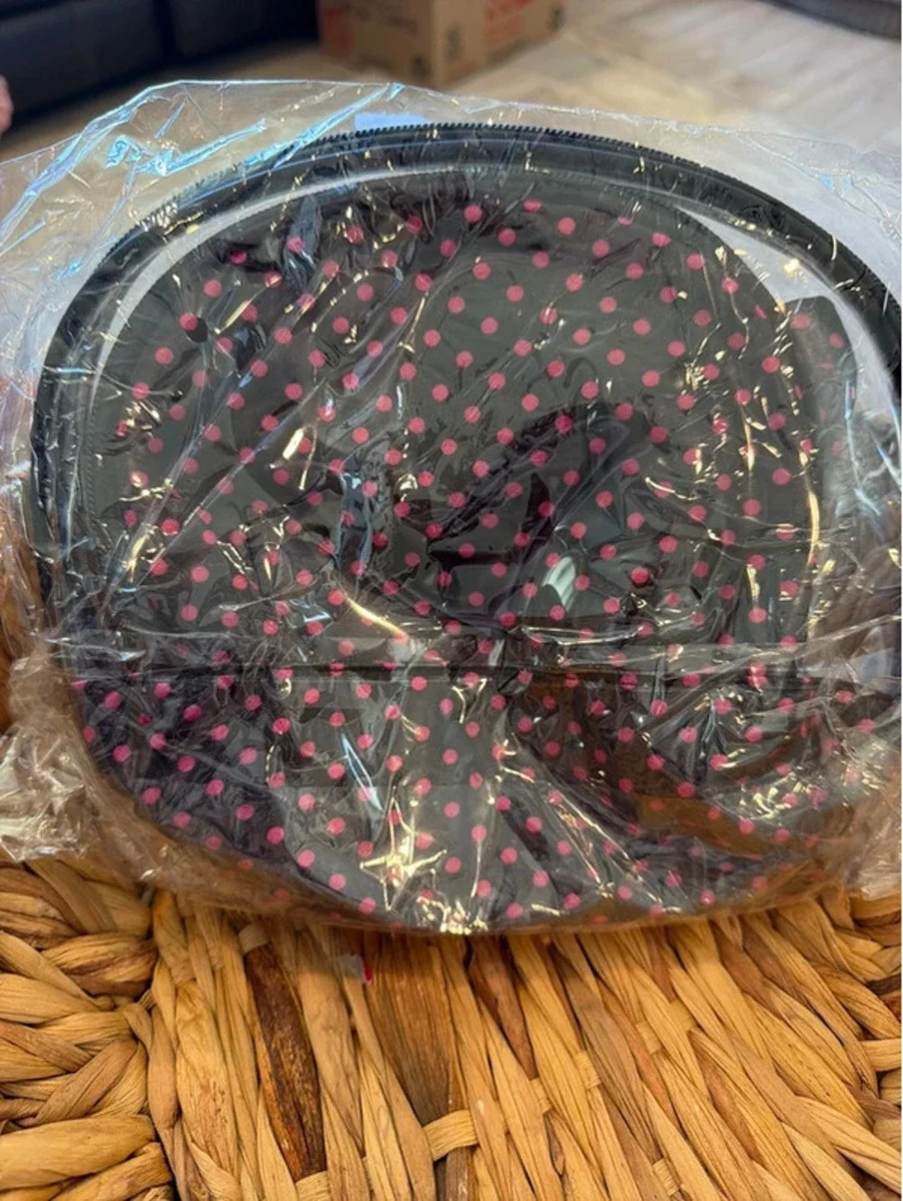 Set of 2 makeup bags.    One see through and smaller one fabric.